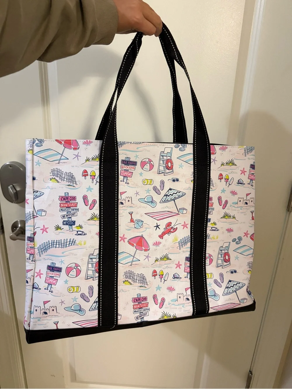 Scout White Beach-Print Tote with Black Handles - Picture 2 of 3